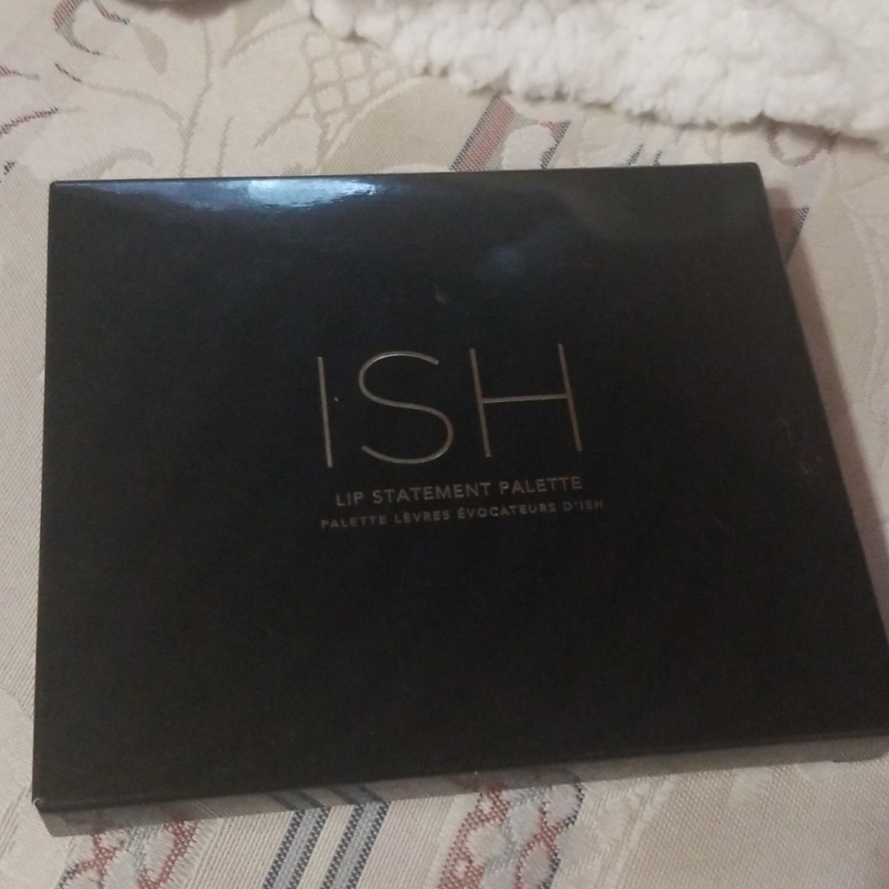 ISH lip statement palette
